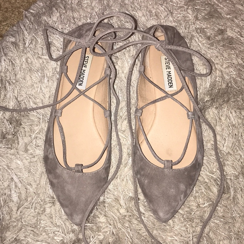 STEVE MADDEN POINTED LACE-UP BALLET FLAT